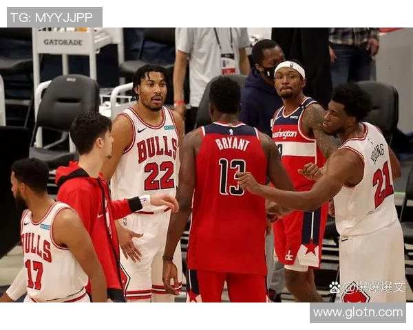 活塞队在主场以114比109险胜火箭队展现出强大的团队合作与顽强拼搏精神